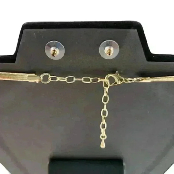 Handmade Adjustable Black/White/Gold Necklace and Earrings Set - Picture 12 of 12